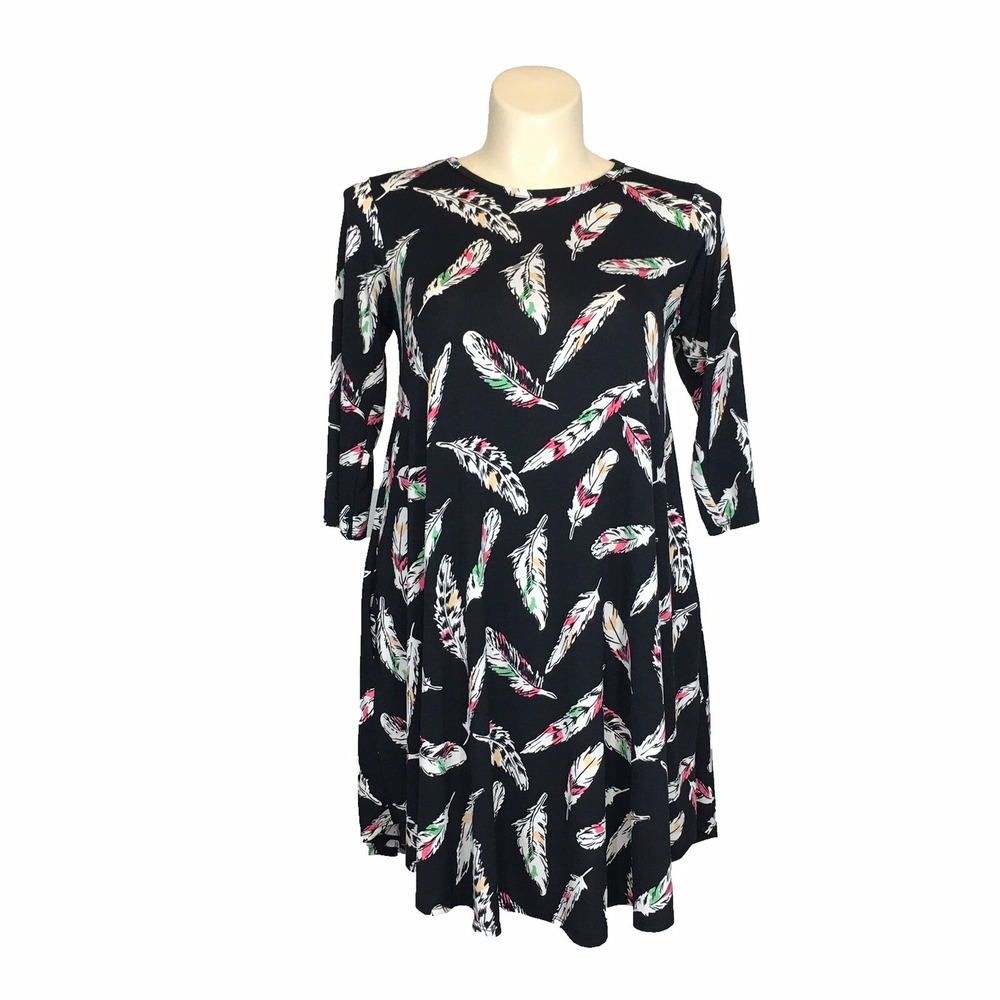 L&B Lucky Blessed Tunic SMALL Black White Pink Feather‎ Print Knit Pocket Dress